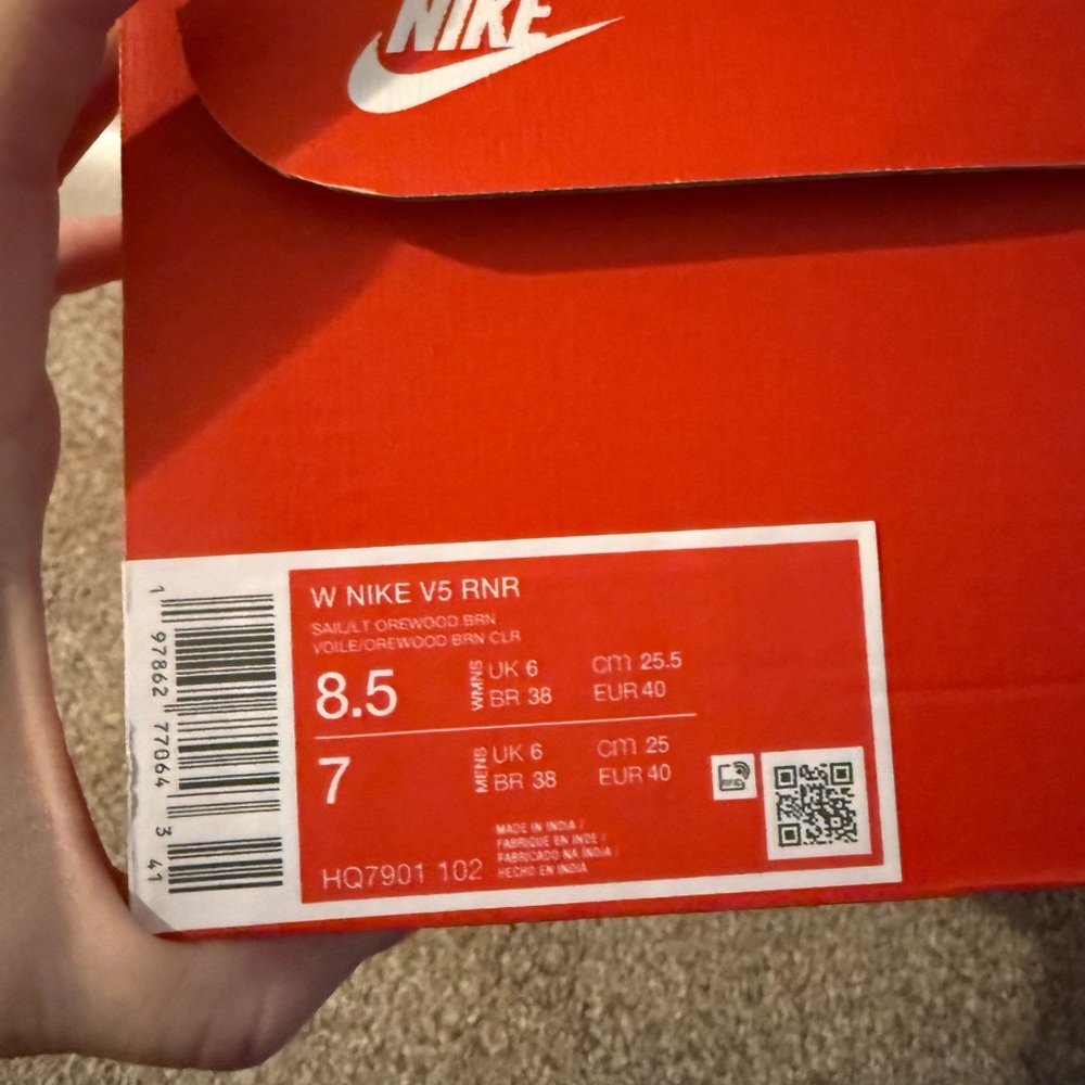 Nike V5 Runner White and Silver and Brown Athletic Shoes - Picture 7 of 7